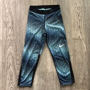 Nike Pro Capri Legging ~ Size Small